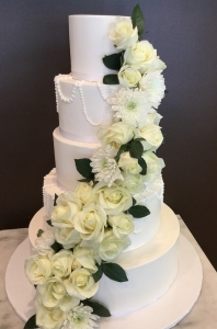 Pearls & White Roses Fondant Cake