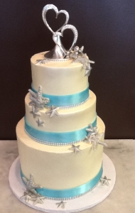 Silver Starfish Trim Wedding Cake