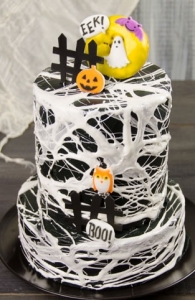 Spiderweb Fondant Cake