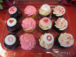 XOXO Mini Cupcake Gift Package