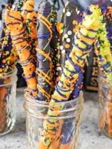 Halloween Pretzel Rods