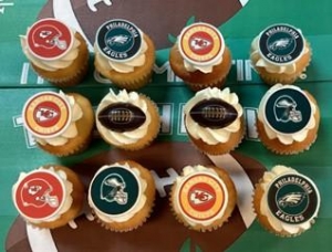 Super Bowl 2025 Mini Cupcakes 